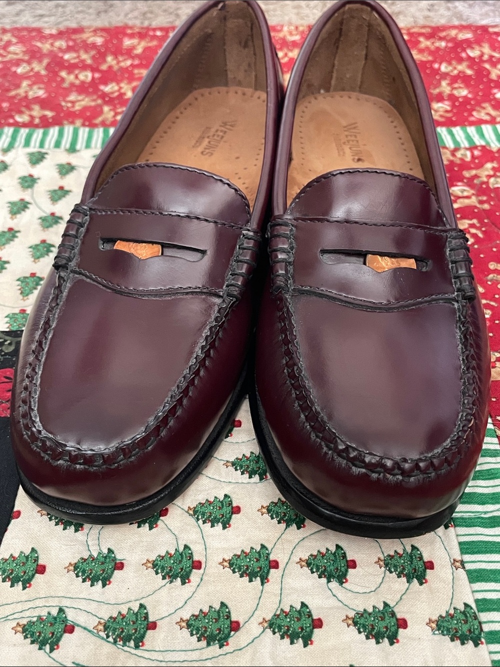 G.H. Bass & Co. Women's Burgundy Penny Loafers Size 7M - Picture 6 of 13